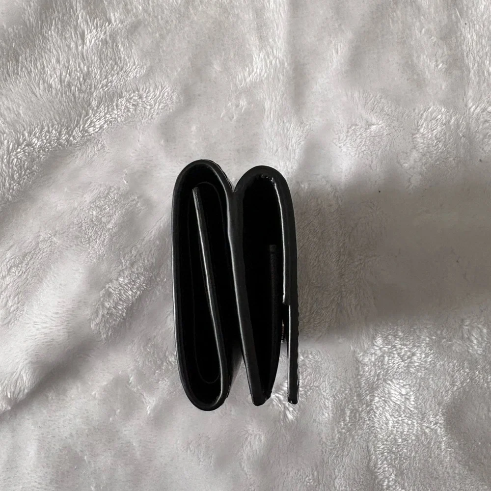 Saint Laurent YSL Leather Tri-Fold Wallet – Black - Picture 7 of 8